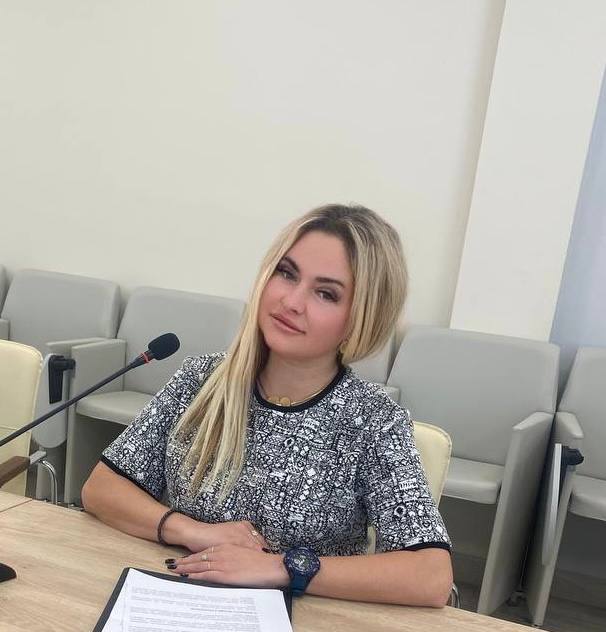 Лонская Елена Ивановна.