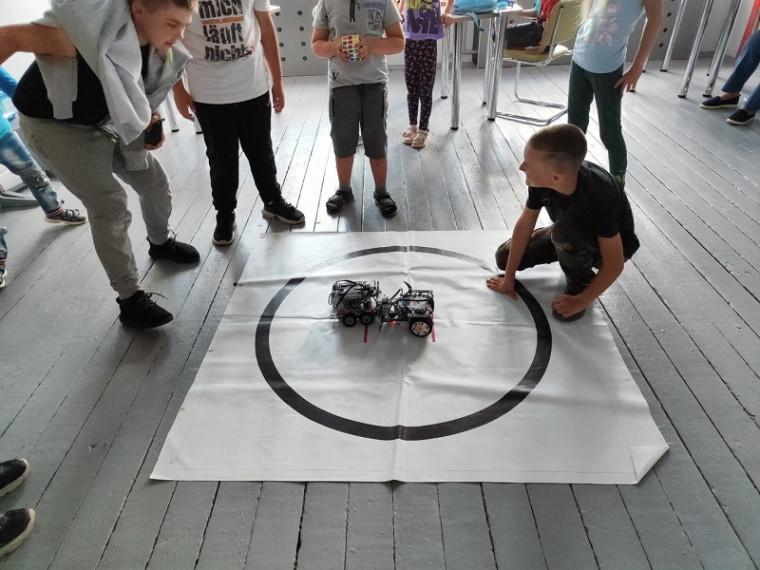Создание робота для состязания по &quot;РОБО-СУМО&quot; в летнем оздоровительном лагере.